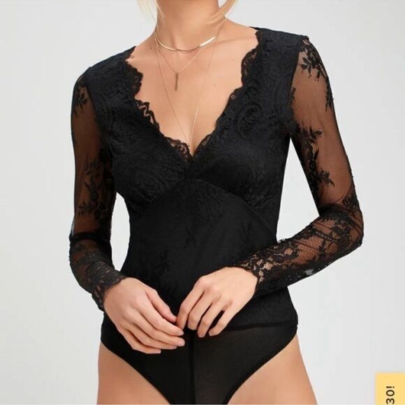 Lulus Black All About That Lace V Neck Bodysuit NWT Size Small - Picture 7 of 11